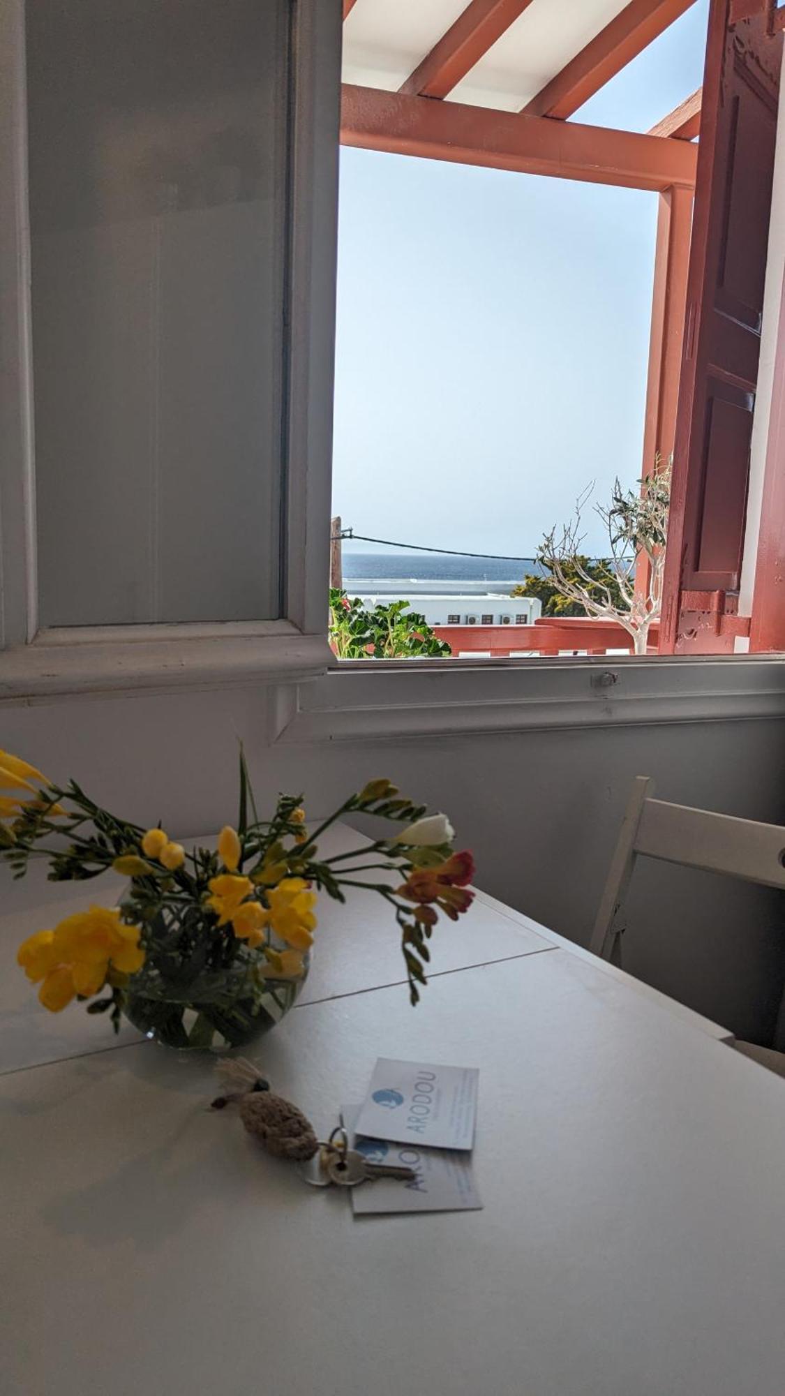 Arodou Studio And Apartment Mykonos Town Екстер'єр фото