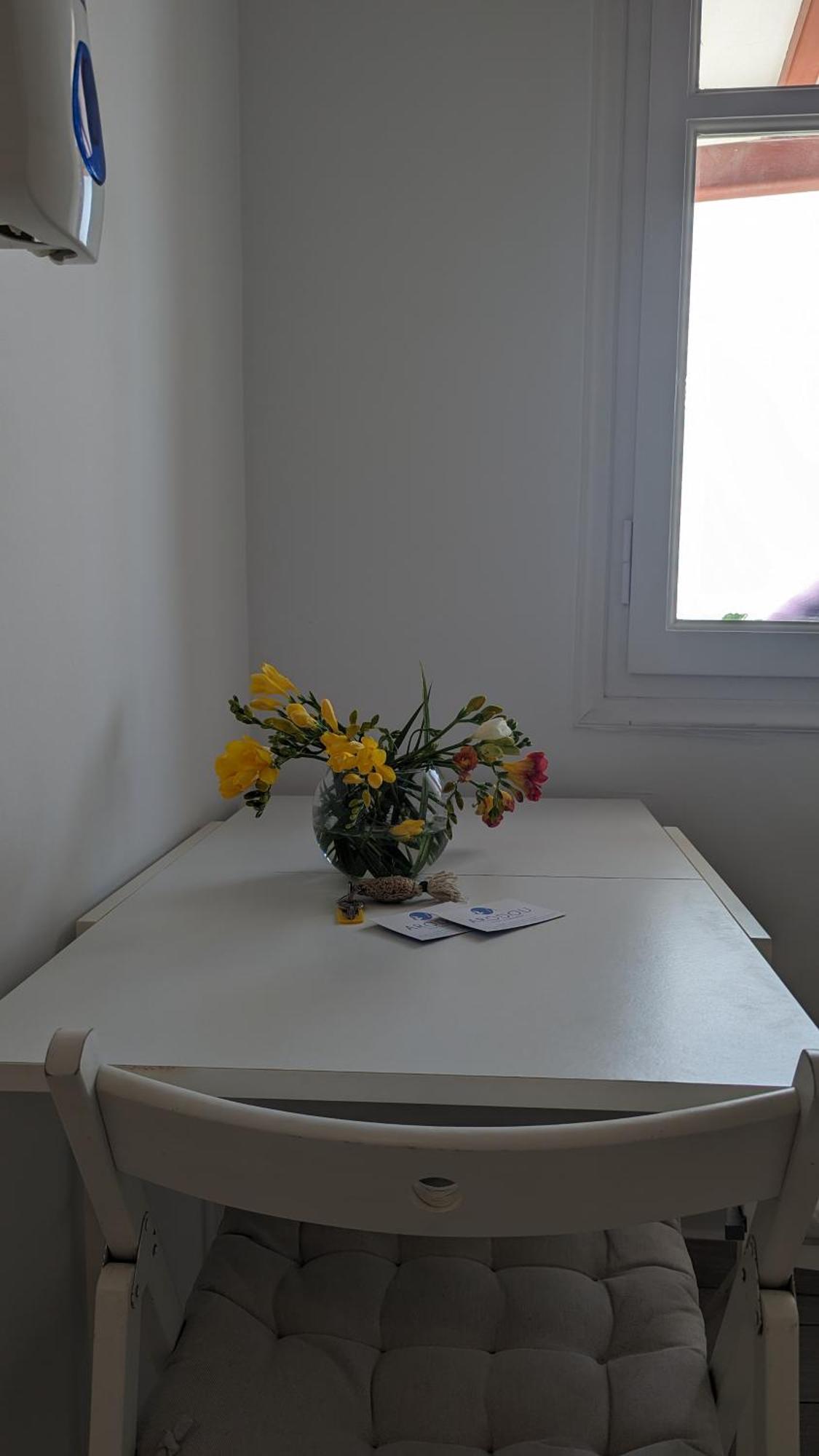 Arodou Studio And Apartment Mykonos Town Екстер'єр фото