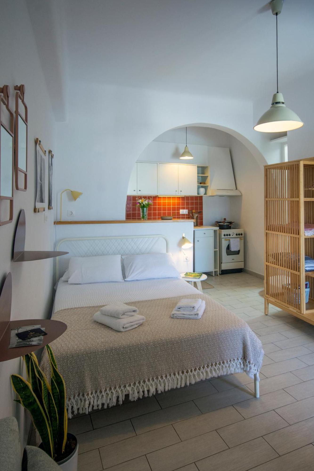 Arodou Studio And Apartment Mykonos Town Екстер'єр фото
